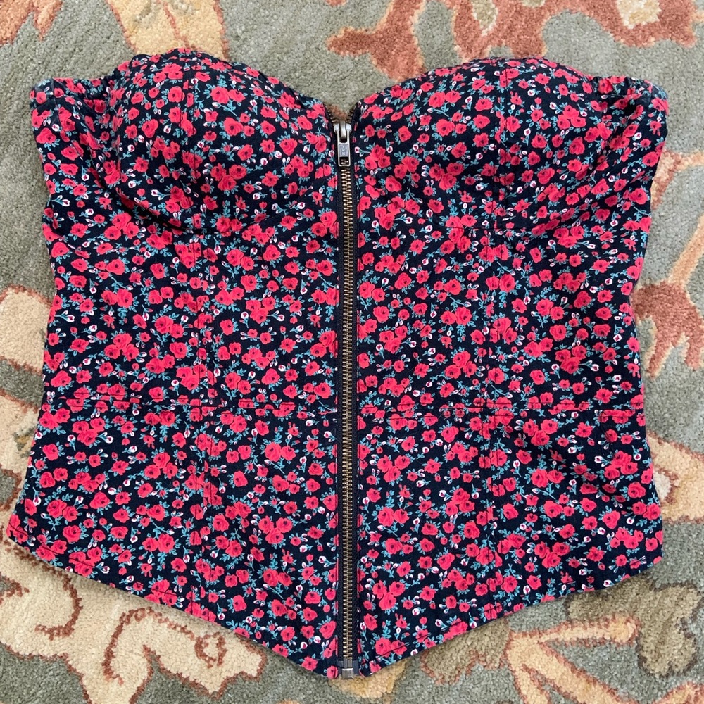 5 FOR $25 JESSICA SIMPSON rose strapless crop top